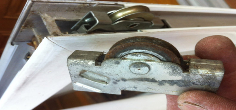 screen door roller repair in Lake Los Angeles